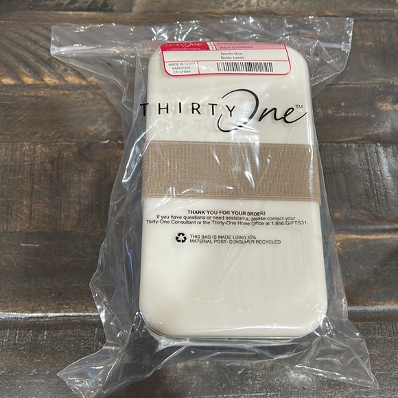 Thirty-One Bento Box - Black Colorblock - Picture 2 of 5